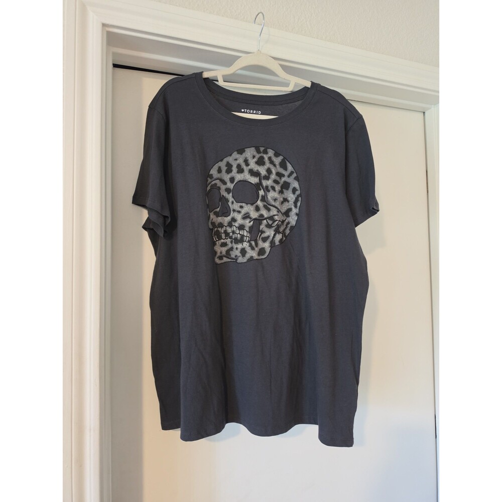 NWT Torrid Skull Shirt Sz 2